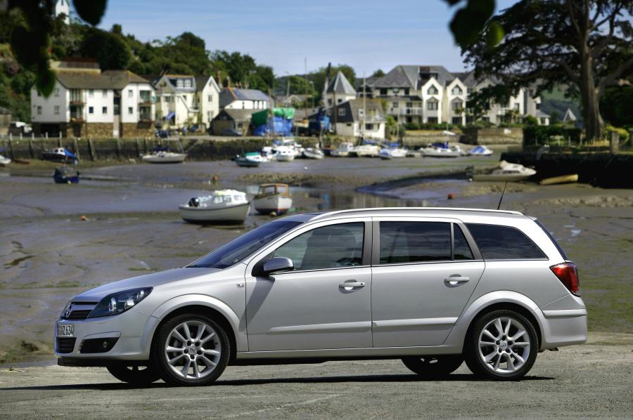  Opel Astra Caravan 2005 года  (фото 23 из 58)